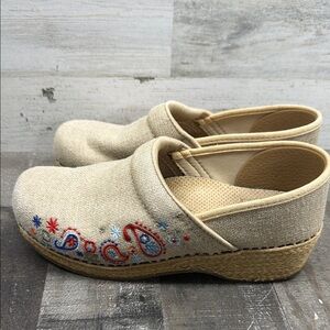 Dansko Embroidered Paisley Tweed Clogs Espadrille Sides 38 US 8 EUC Excellent!!